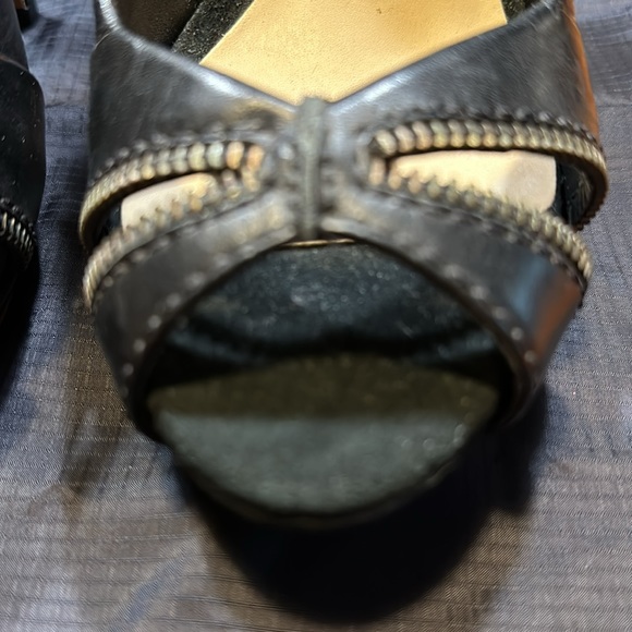 L.A.M.B hi heel sling back shoes - Picture 6 of 10